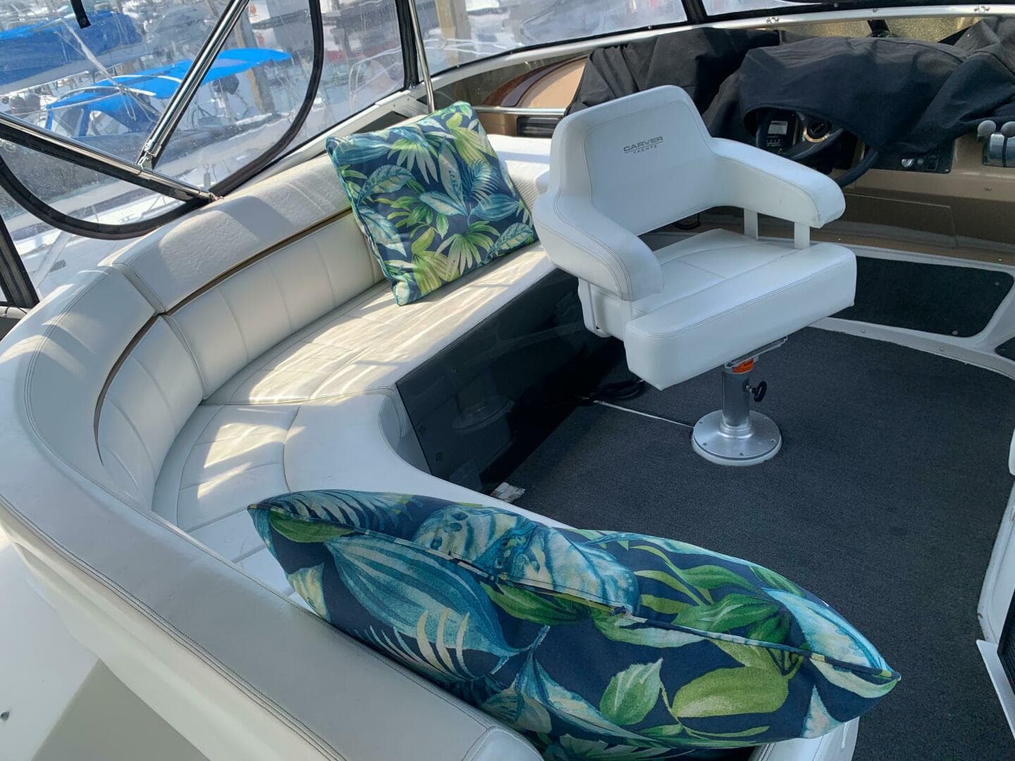 2001 Carver 396 Aft Cabin MY