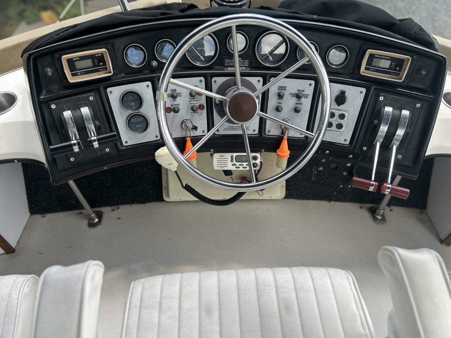 1985 Carver 3207