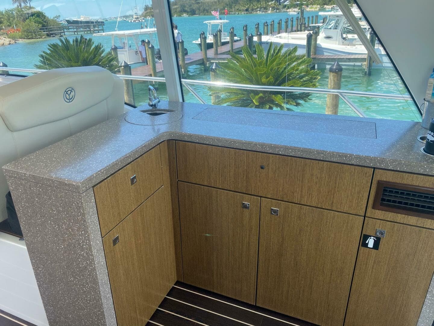2012 Cruisers Yachts 48 Cantius