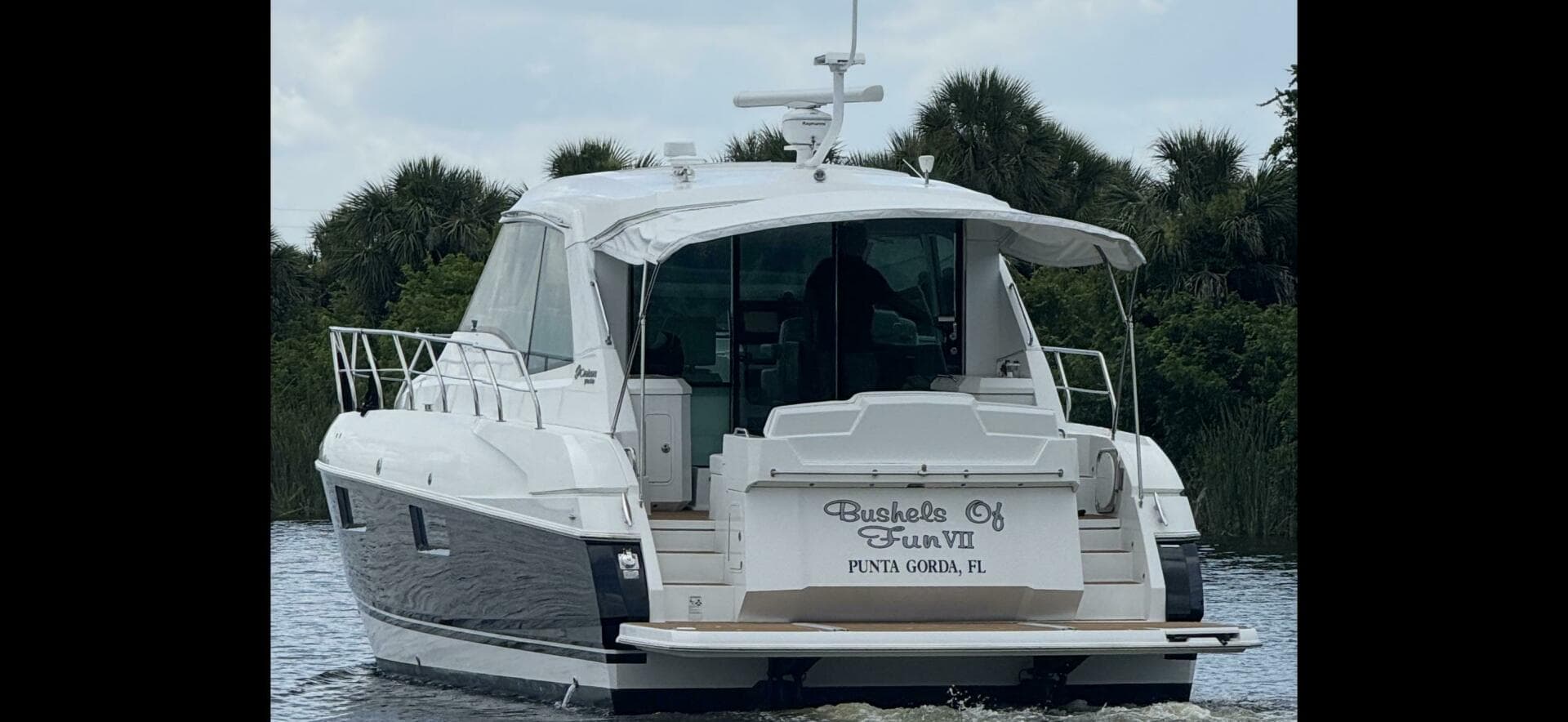 2012 Cruisers Yachts 48 Cantius