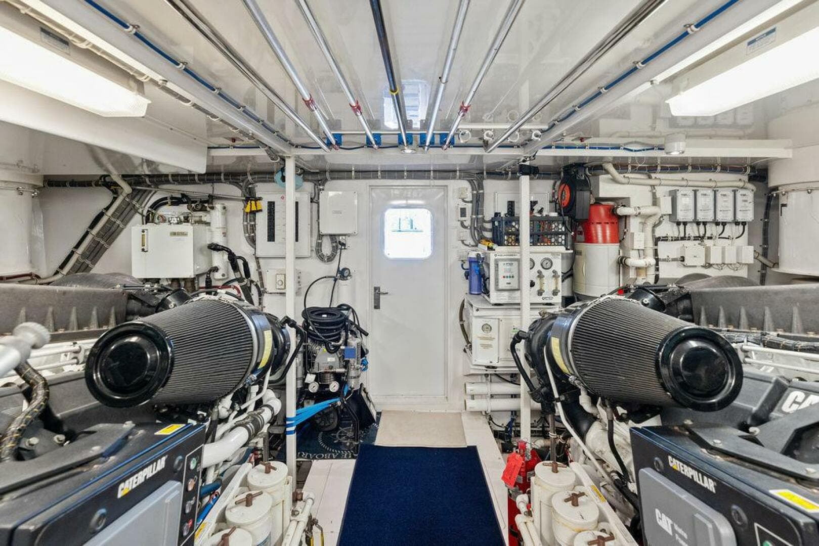 2013 Hatteras 80 Motor Yacht