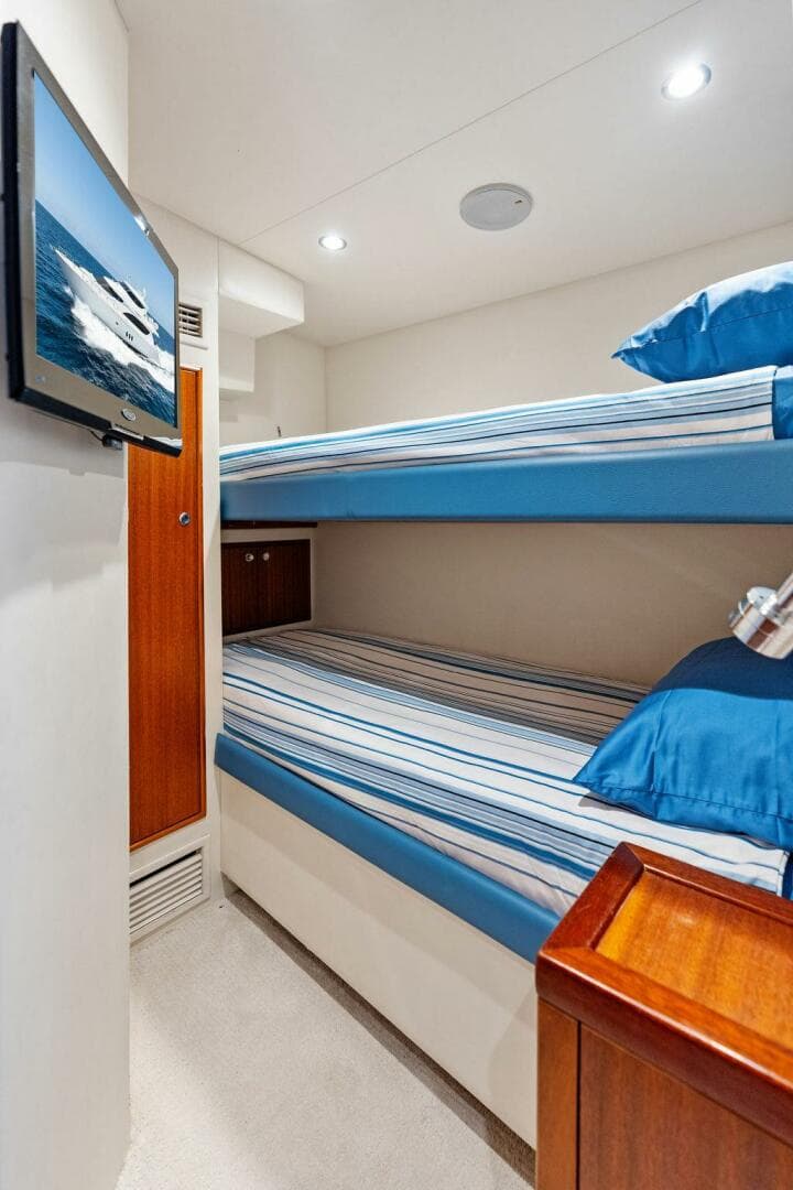 2013 Hatteras 80 Motor Yacht