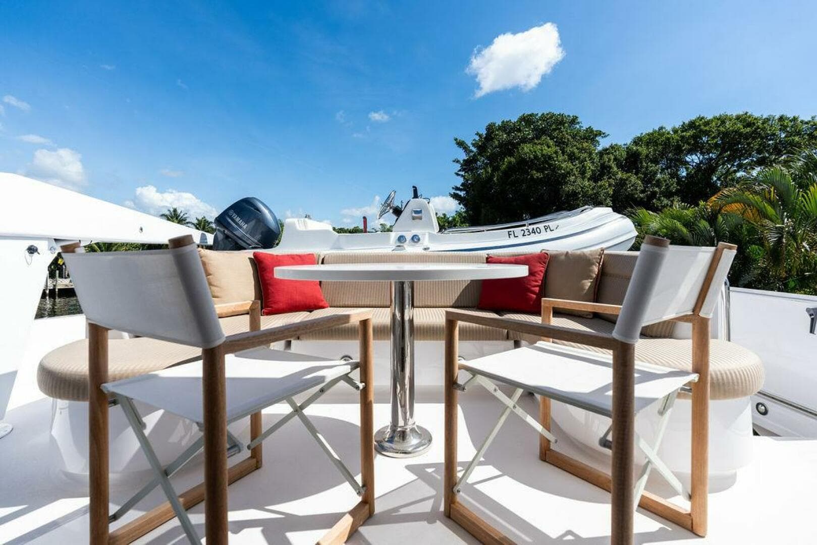 2013 Hatteras 80 Motor Yacht