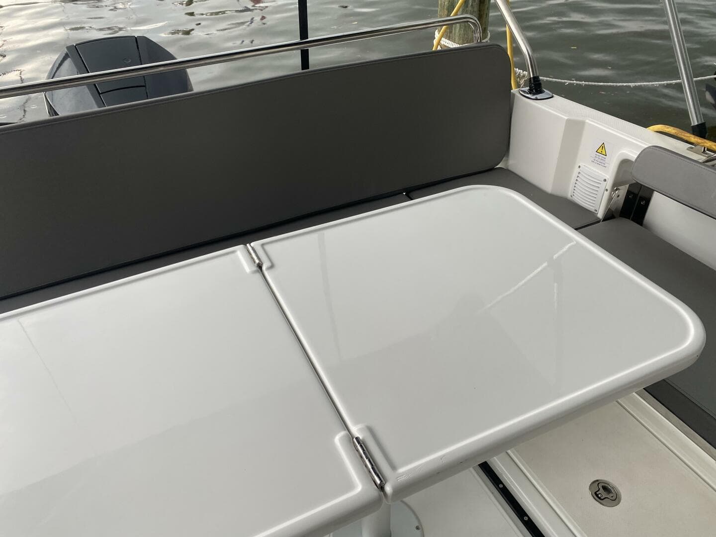 2023 Beneteau Antares 8