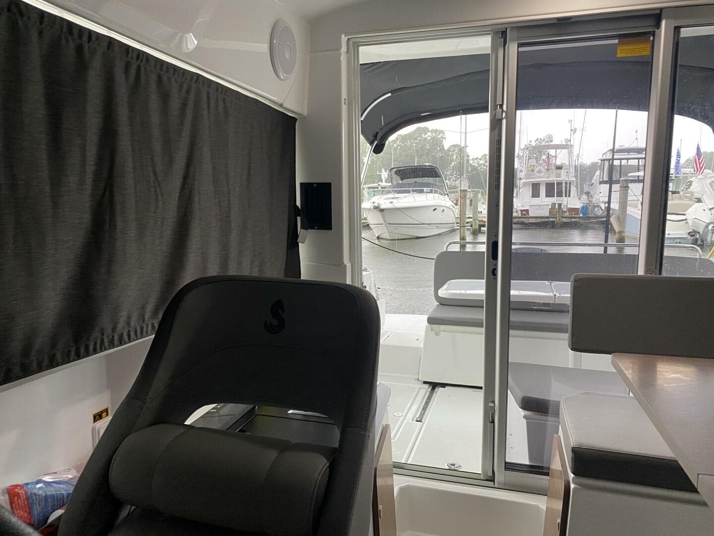 2023 Beneteau Antares 8