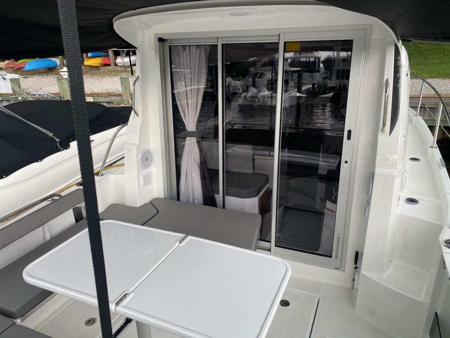 2023 Beneteau Antares 8