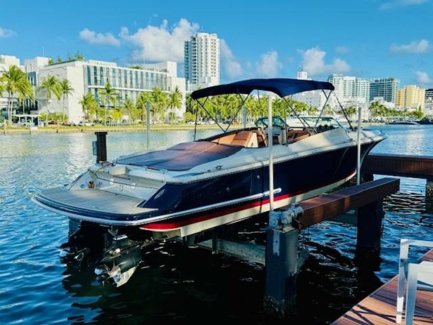 2015 Chris-Craft Launch 32