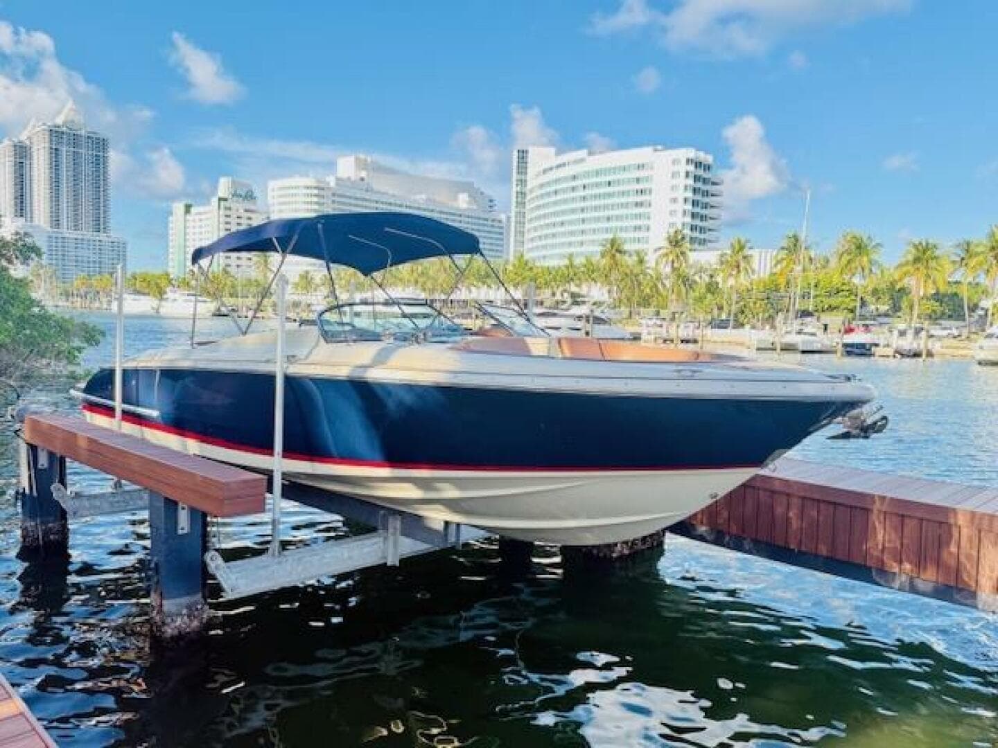 2015 Chris-Craft Launch 32