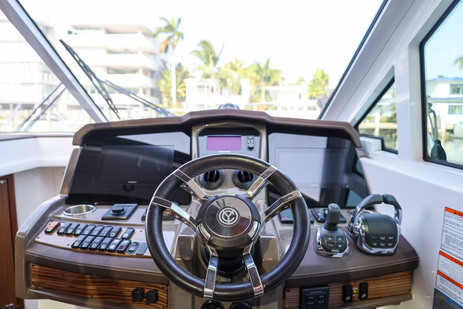 2014 Cruisers Yachts 45 Cantius