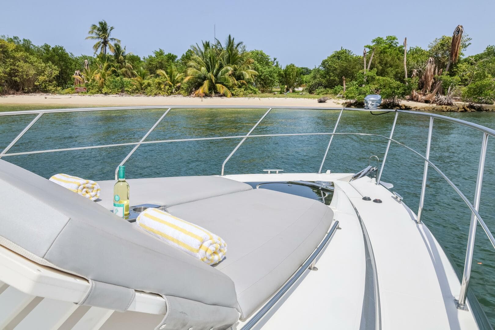 2014 Cruisers Yachts 45 Cantius