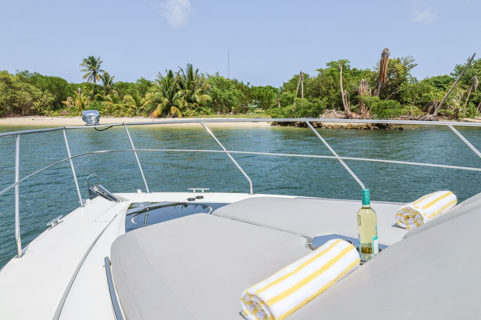 2014 Cruisers Yachts 45 Cantius