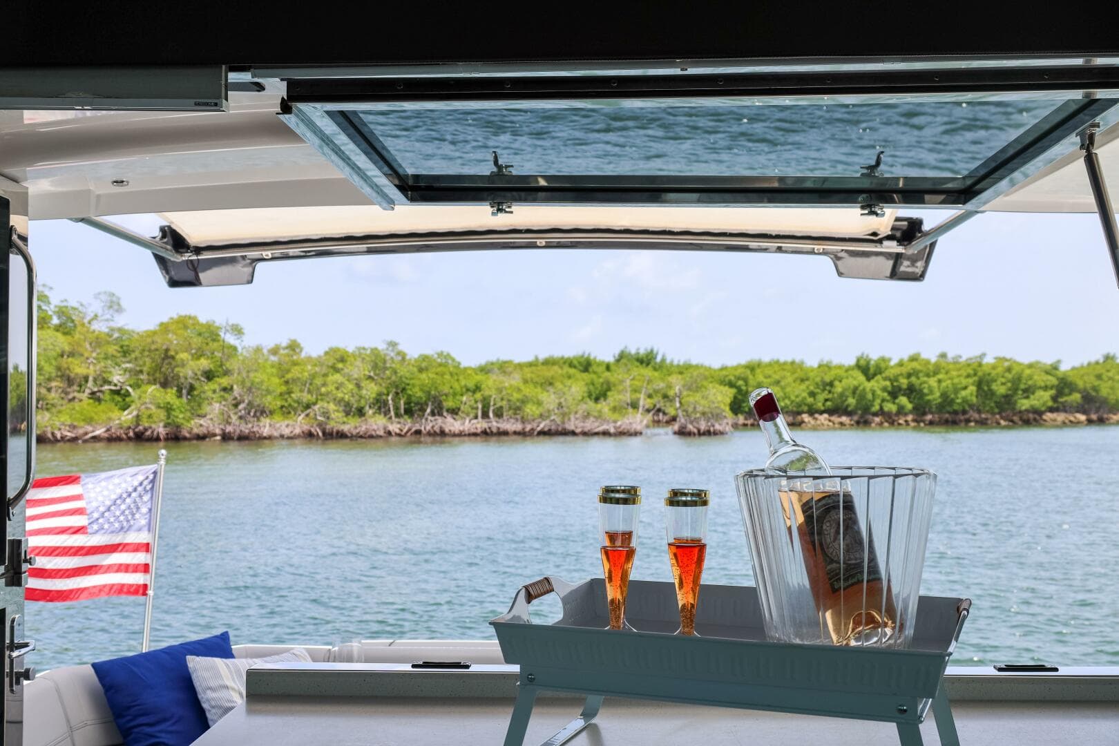 2014 Cruisers Yachts 45 Cantius