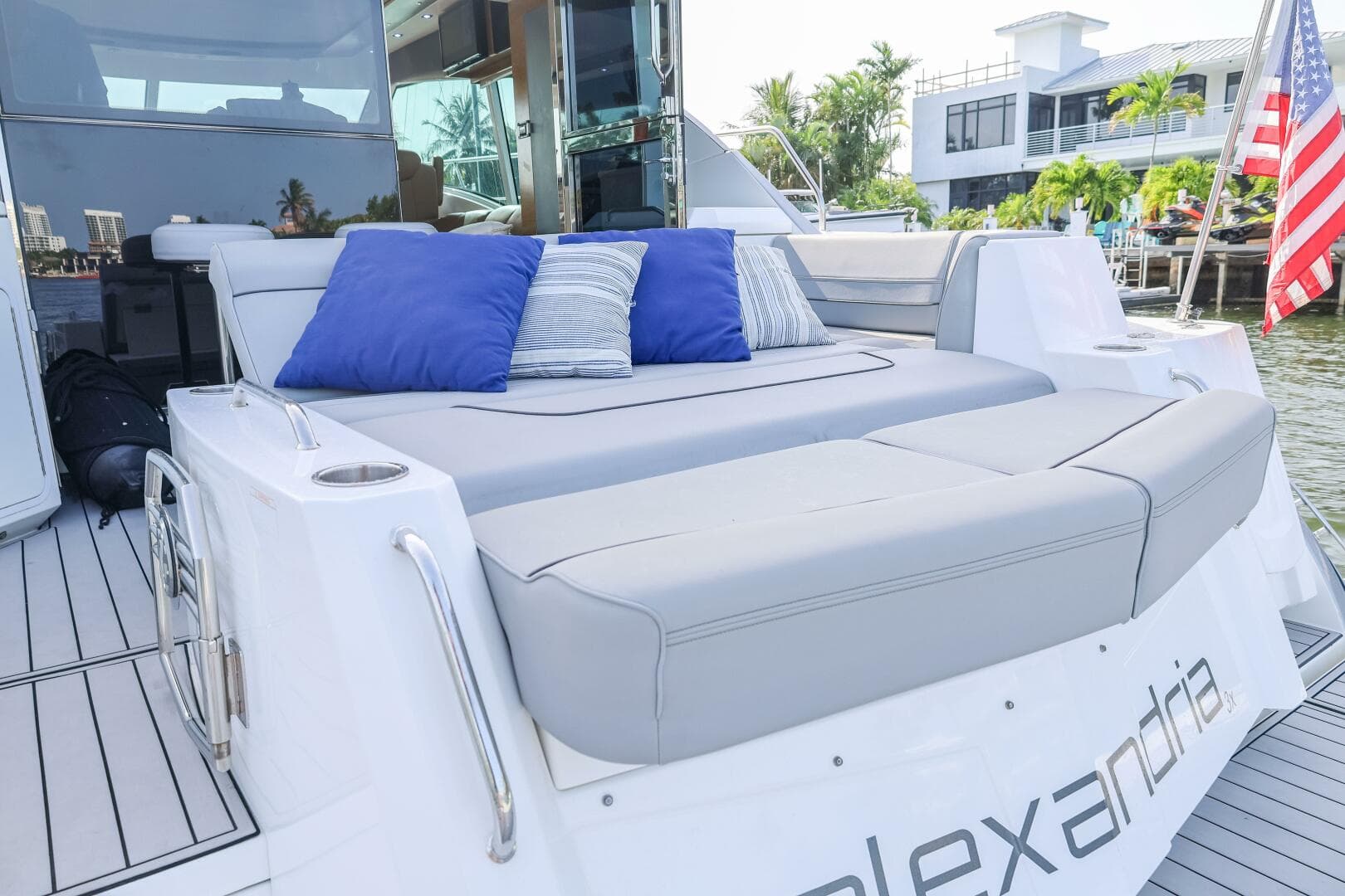 2014 Cruisers Yachts 45 Cantius