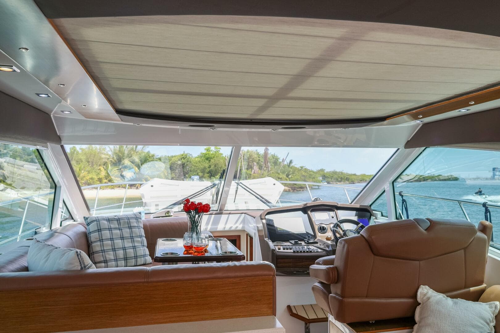 2014 Cruisers Yachts 45 Cantius