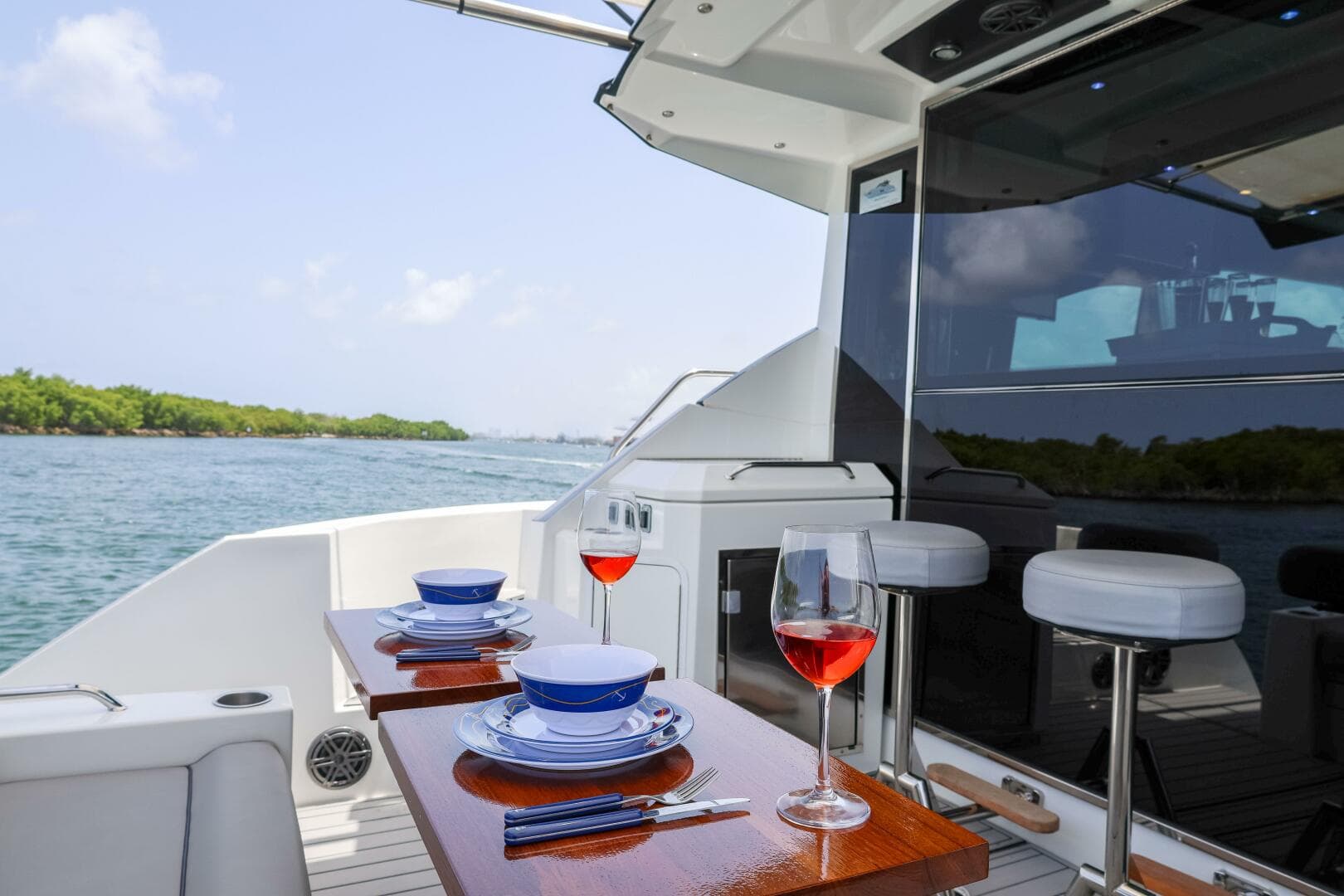 2014 Cruisers Yachts 45 Cantius