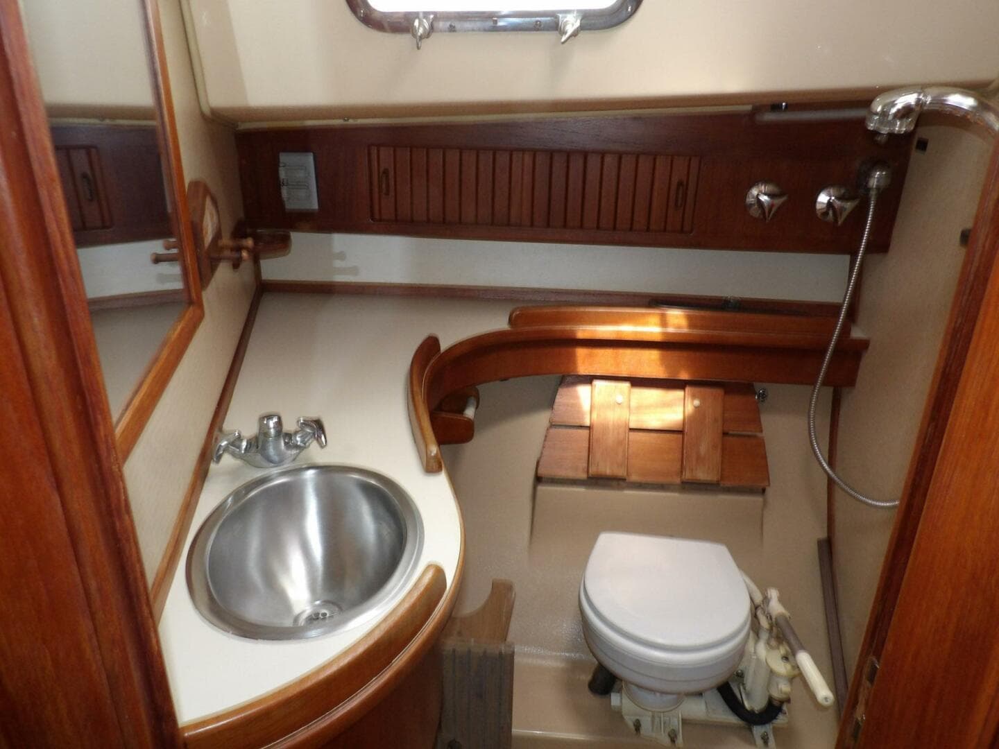 1990 Island Packet 32