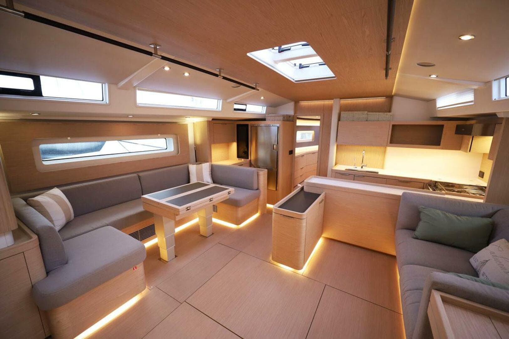 Salon Forward To Port