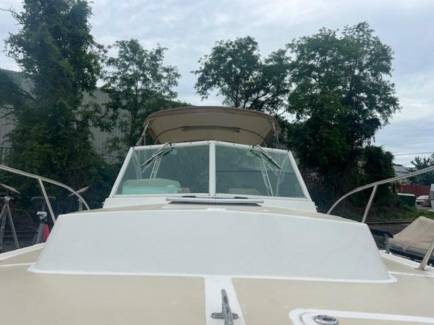 2004 Hunt Yachts Surfhunter 25