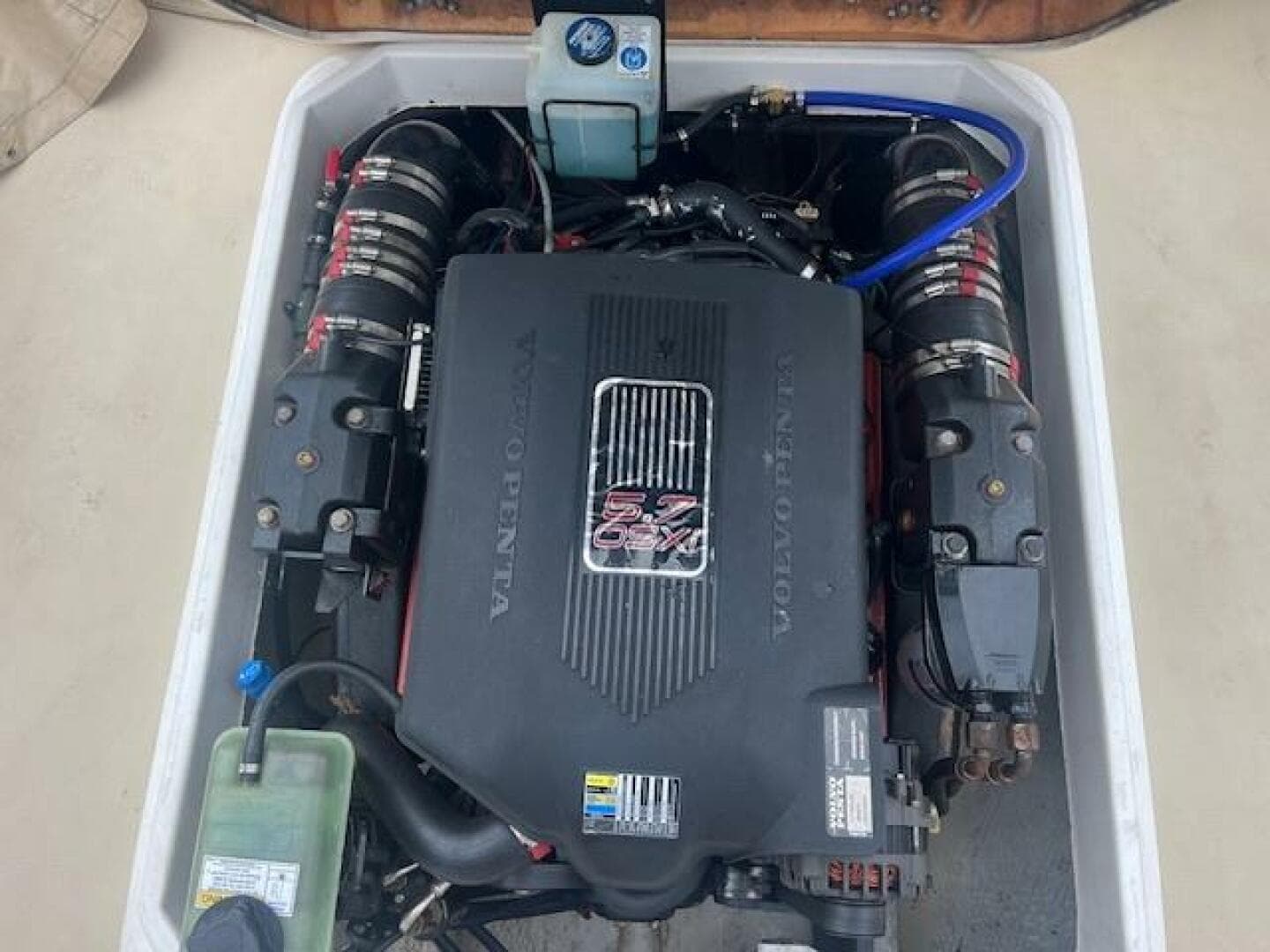 2004 Hunt Yachts Surfhunter 25