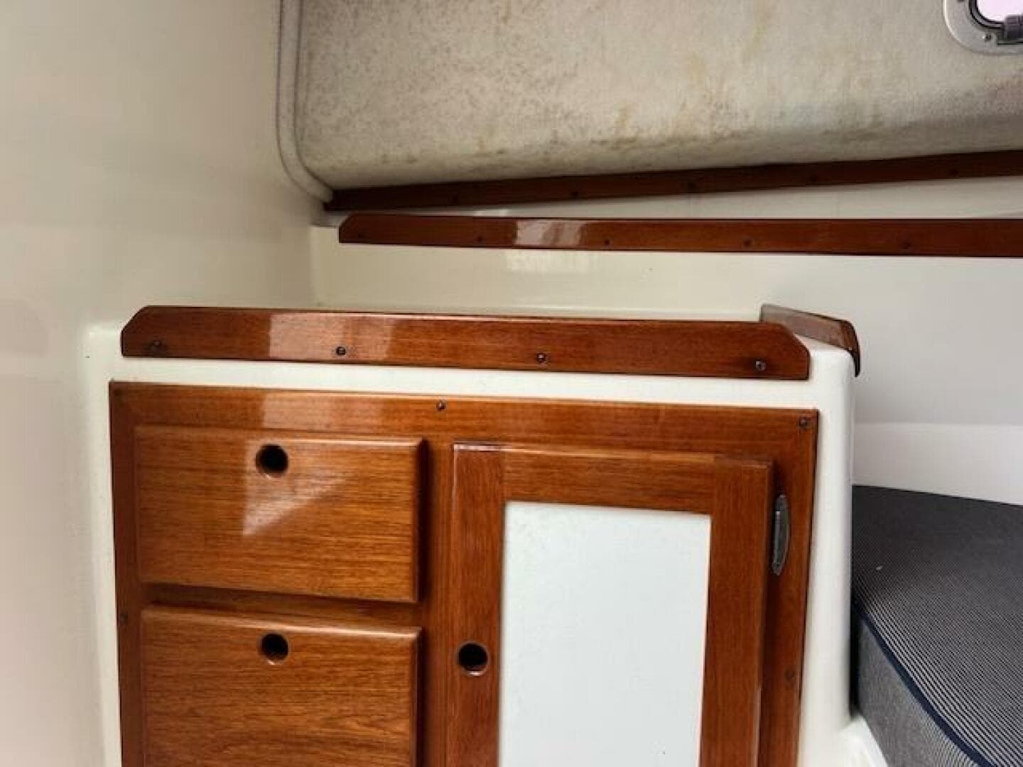 2004 Hunt Yachts Surfhunter 25