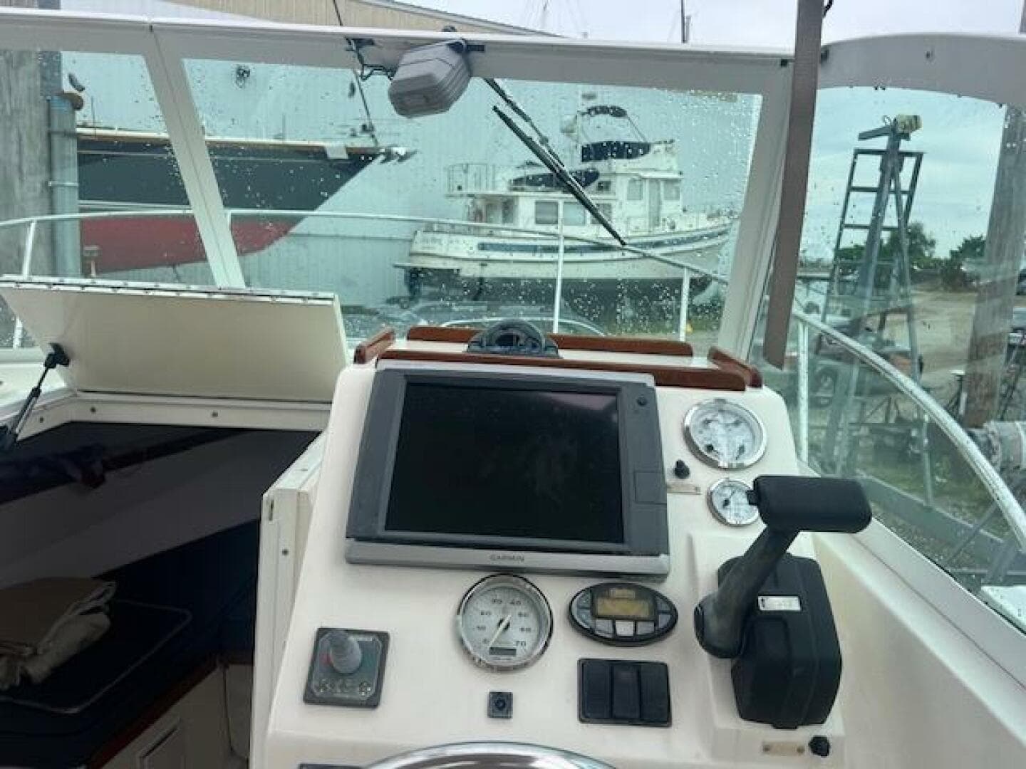 2004 Hunt Yachts Surfhunter 25