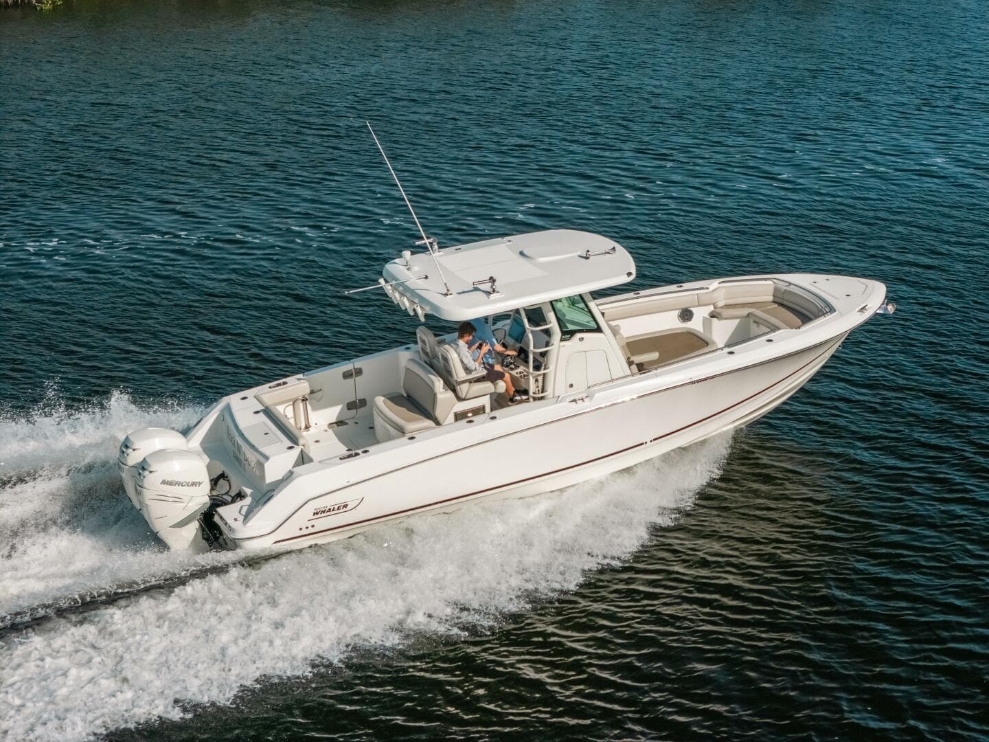 2019 Boston Whaler 330 Outrage
