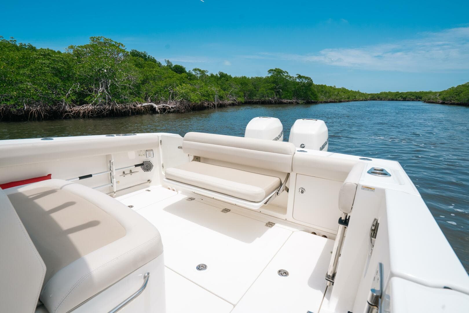 2019 Boston Whaler 330 Outrage