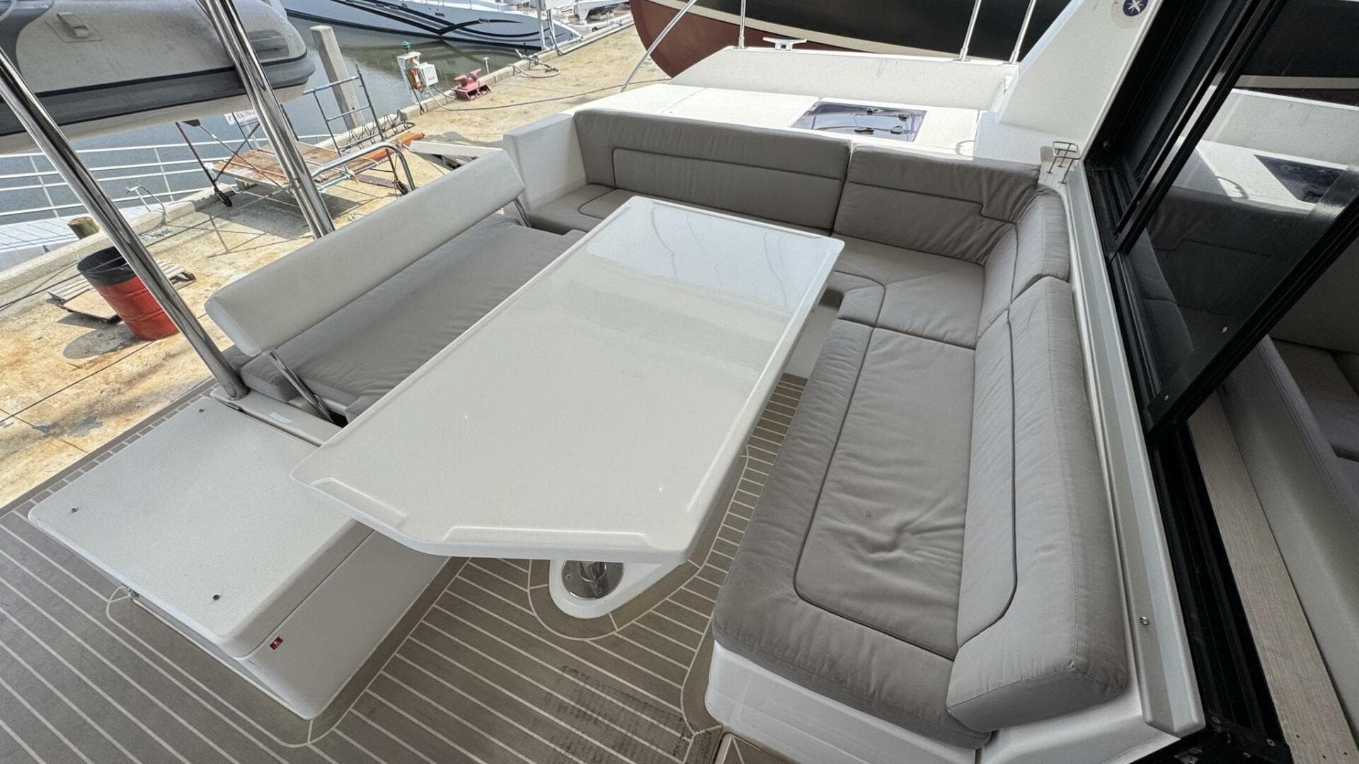 2018 Leopard Power Cat Stern U-shaped Settee