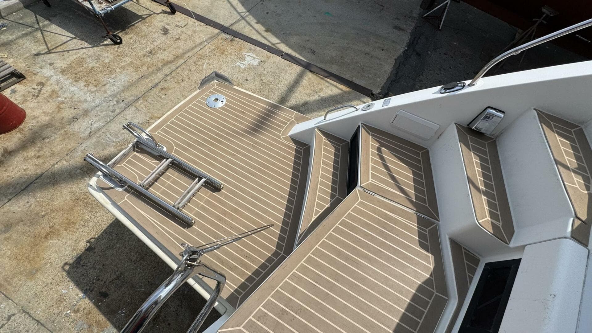 2018 Leopard Power Cat Swim Platform