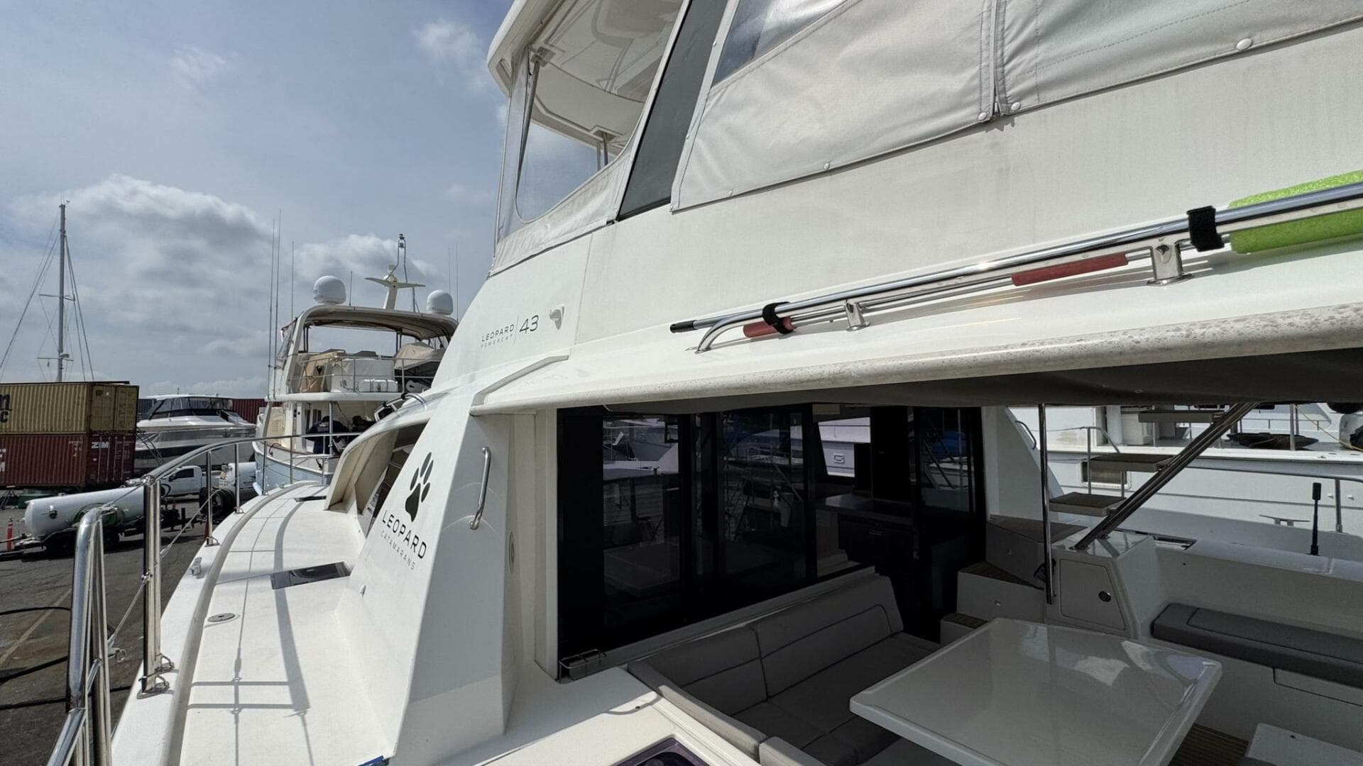 2018 Leopard Power Cat Side Deck