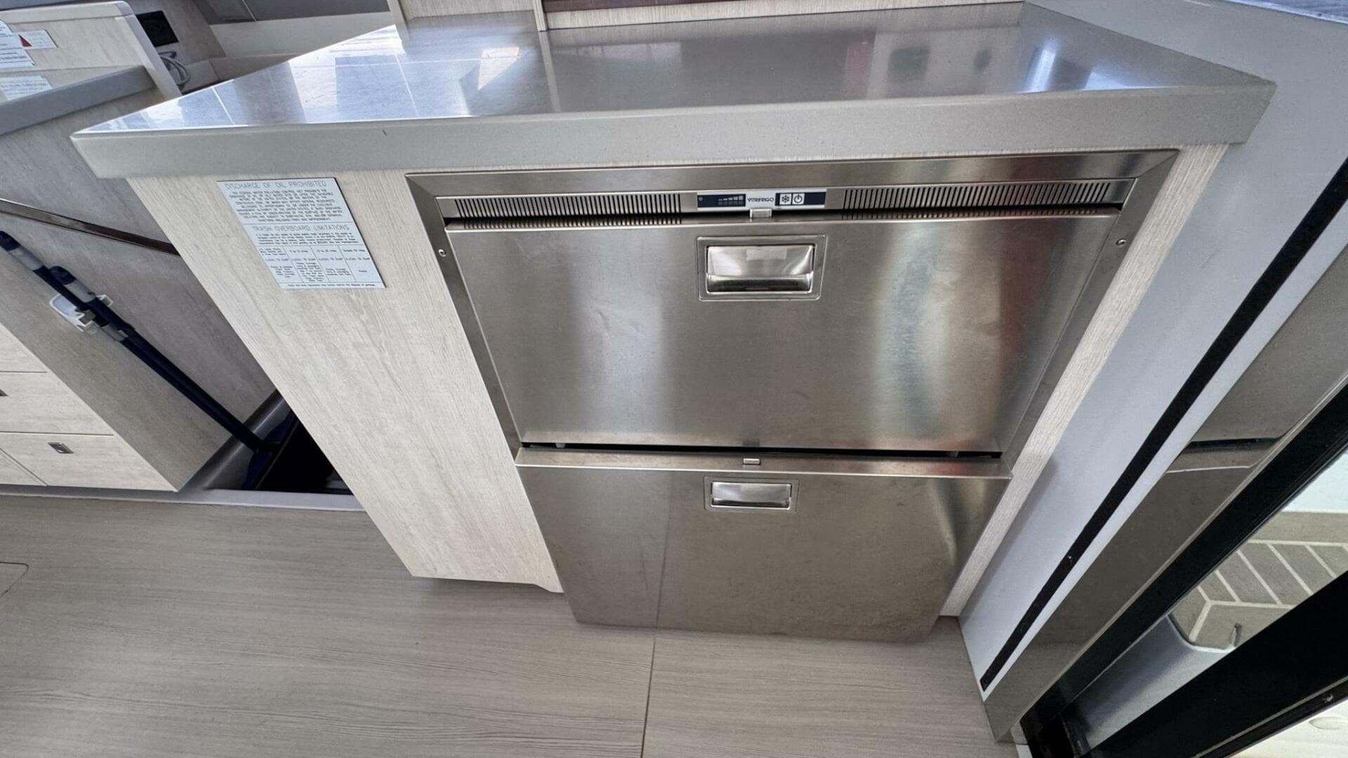 2018 Leopard Power Cat Refrigerated Drawers