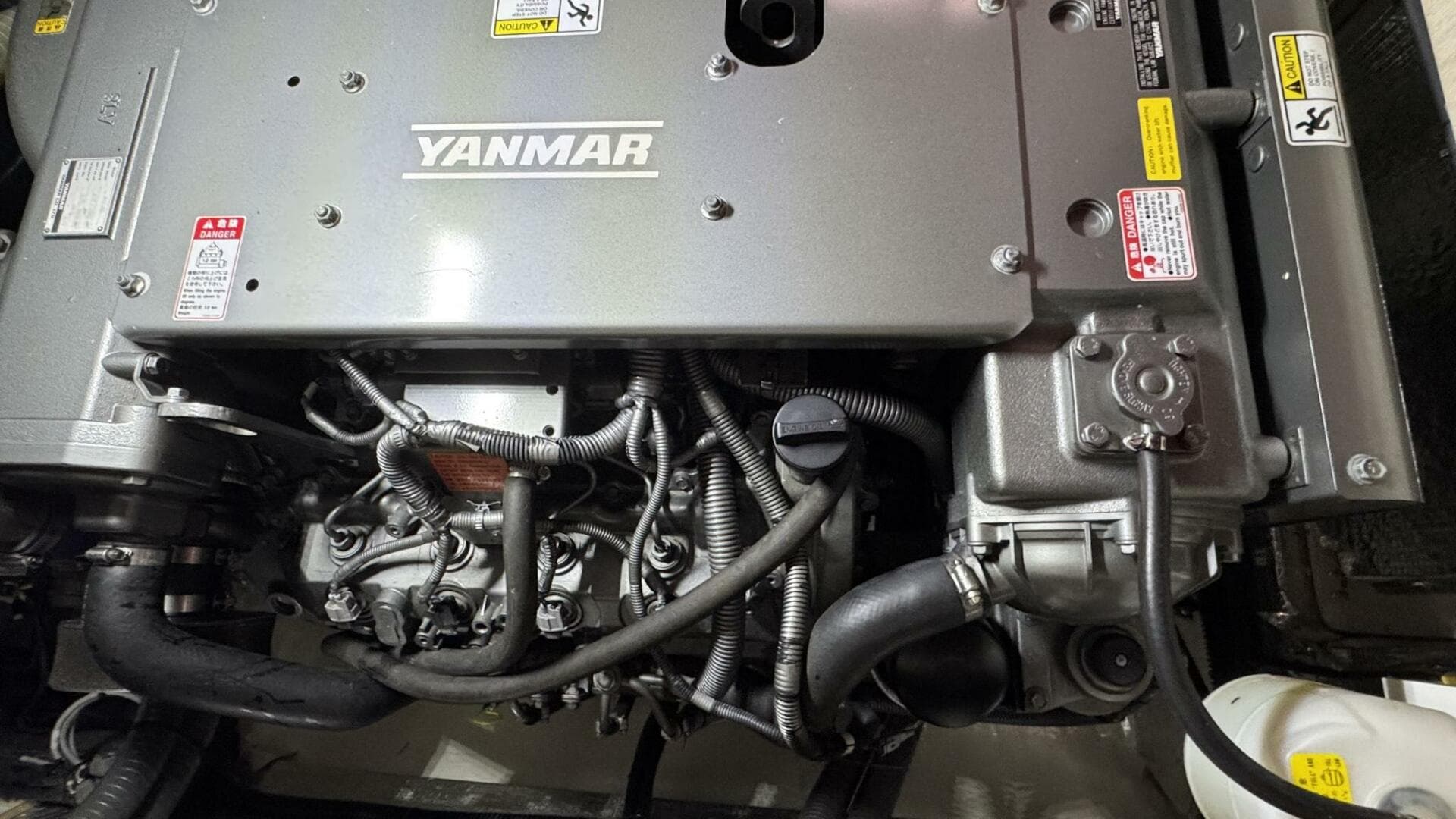 2018 Leopard Power Cat Engine Room