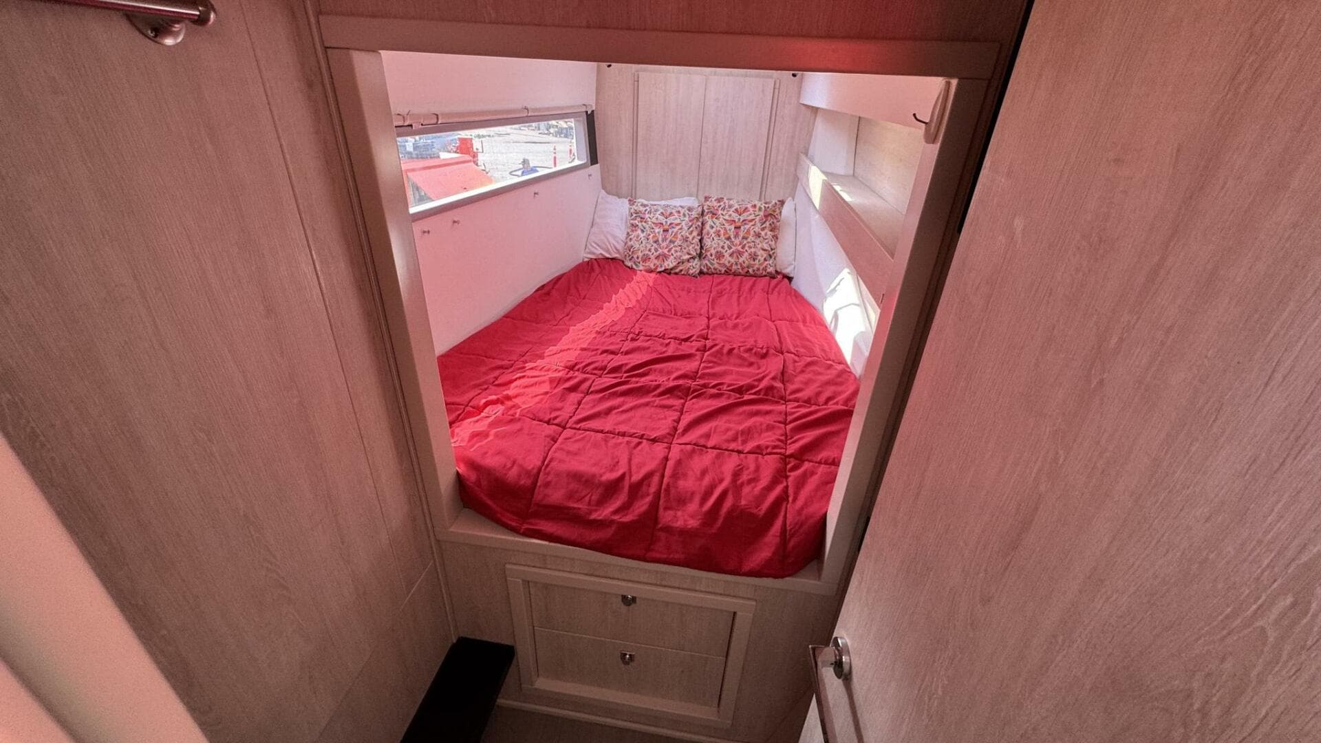 2018 Leopard Power Cat Port Side Forward Stateroom