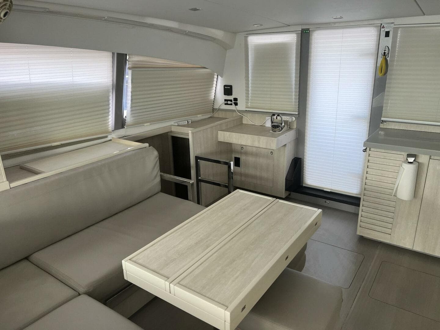 2018 Leopard Power Cat Dinette