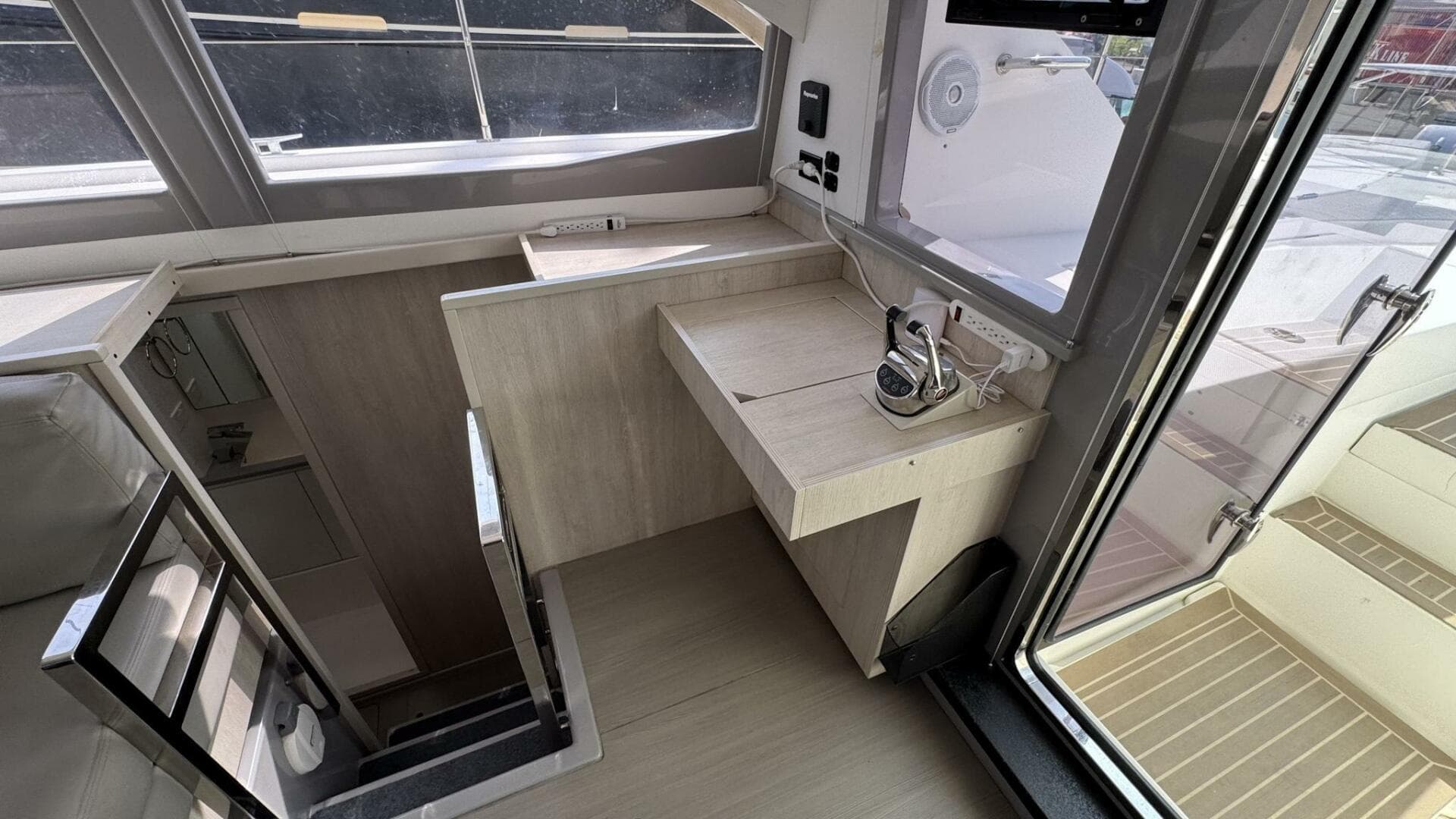 2018 Leopard Power Cat Forward Operating System