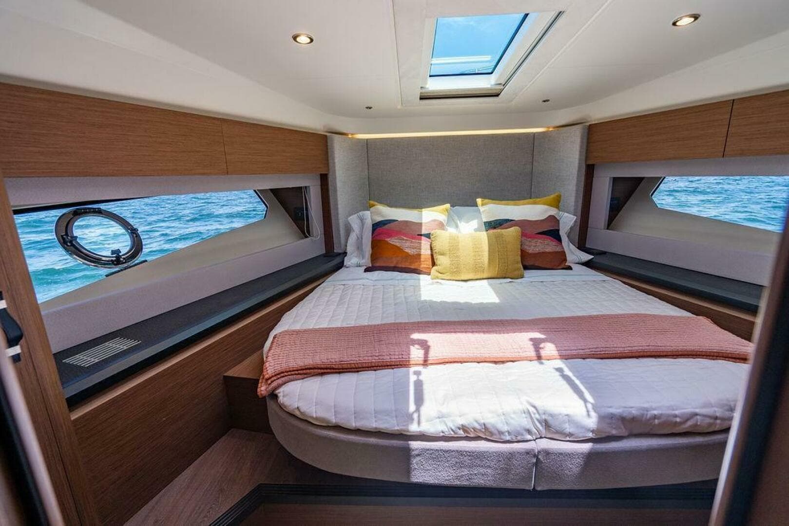 2022 Beneteau Monte Carlo 52