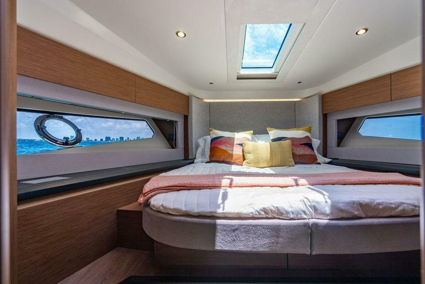 2022 Beneteau Monte Carlo 52