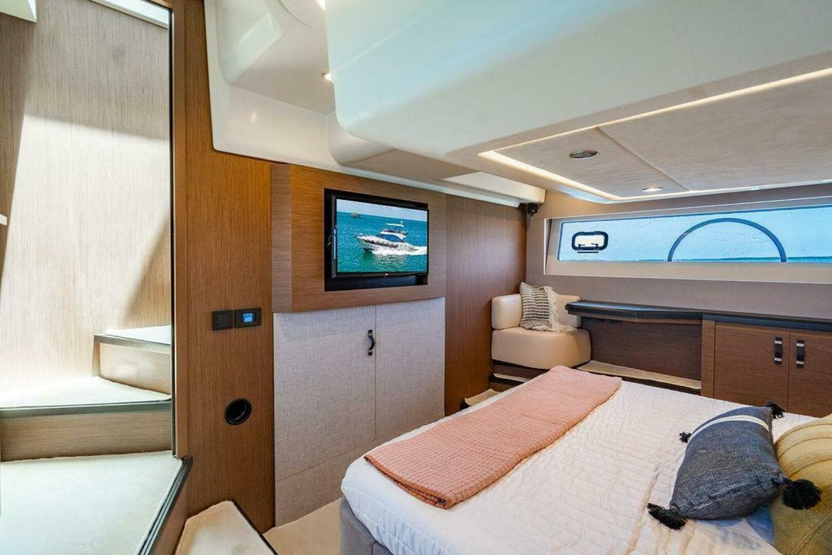 2022 Beneteau Monte Carlo 52