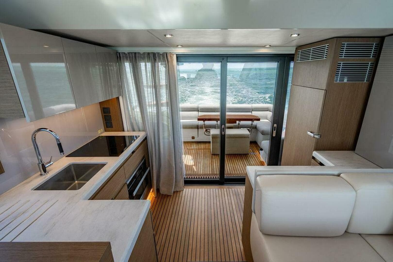 2022 Beneteau Monte Carlo 52
