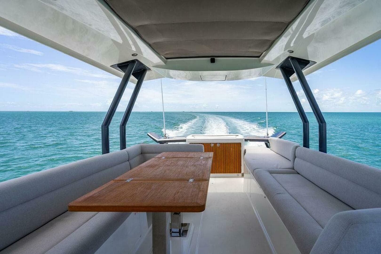 2022 Beneteau Monte Carlo 52