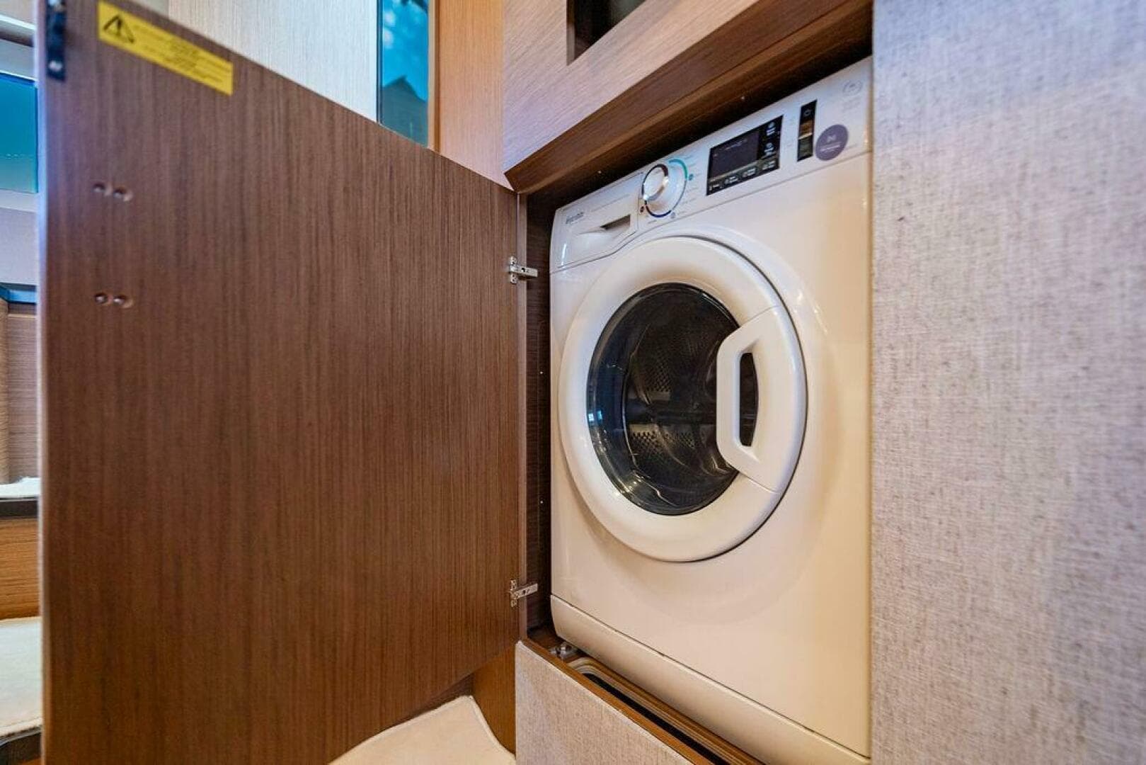 2022 Beneteau Monte Carlo 52