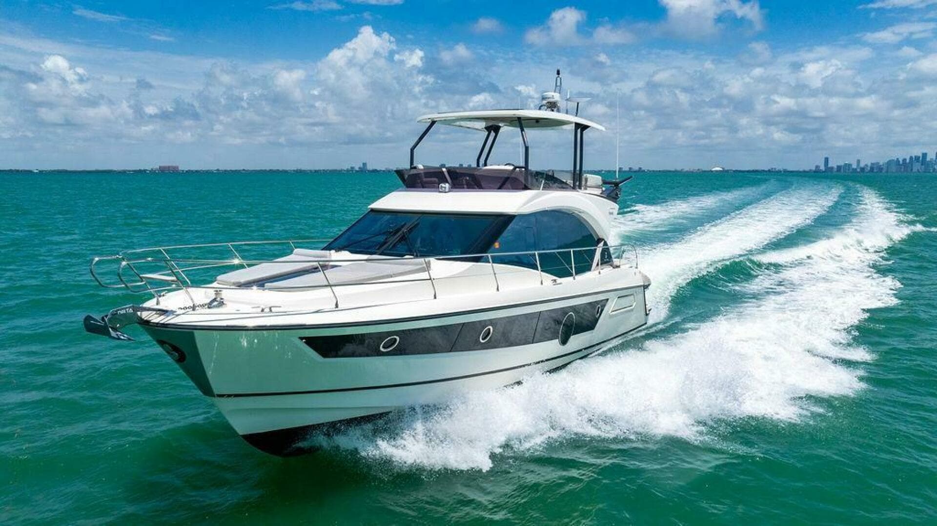 2022 Beneteau Monte Carlo 52