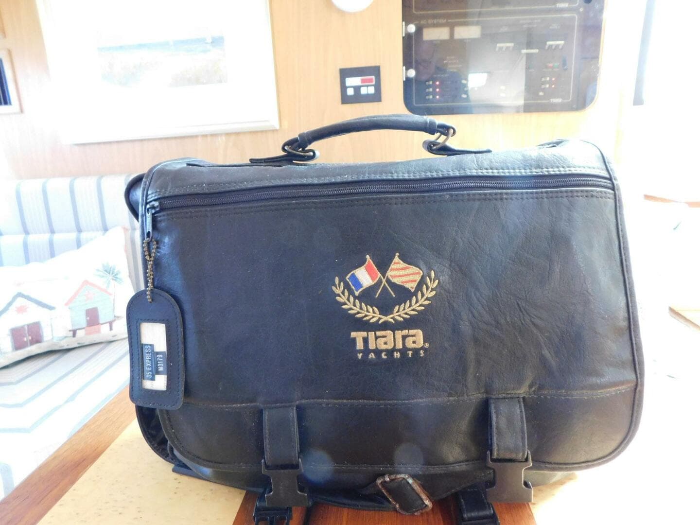 2001 Tiara Yachts 3500 Express