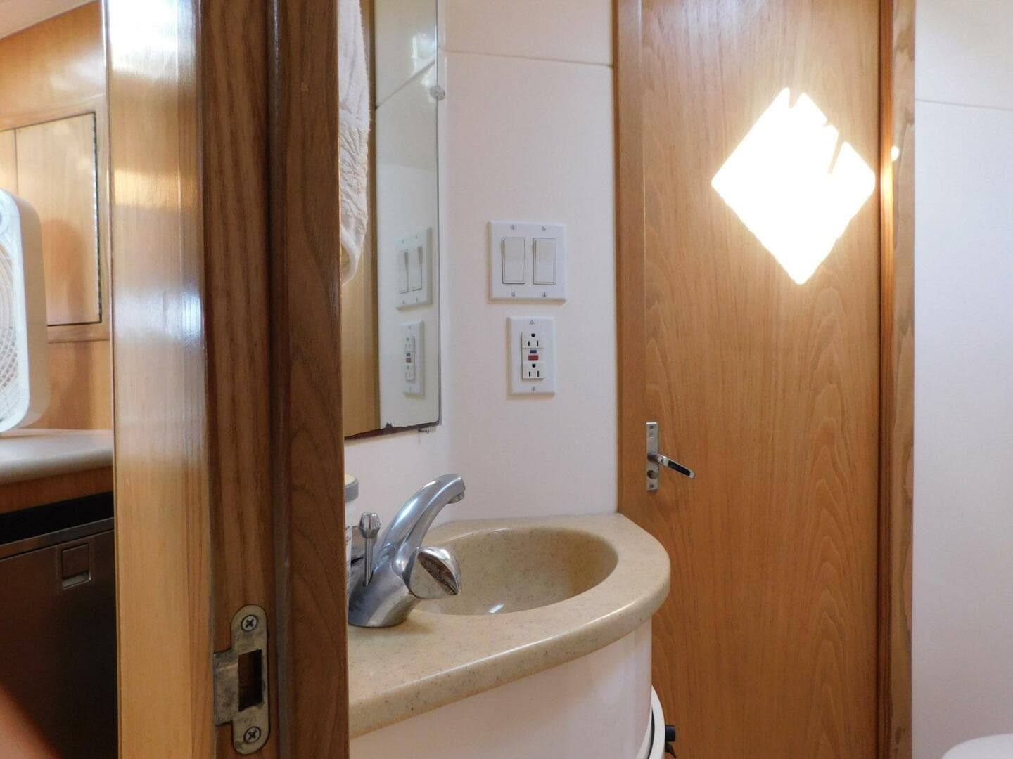 2001 Tiara Yachts 3500 Express