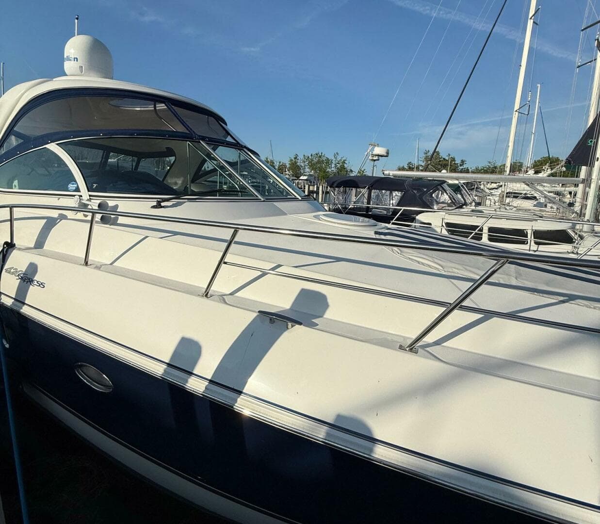2006 Cruisers Yachts 420 Express