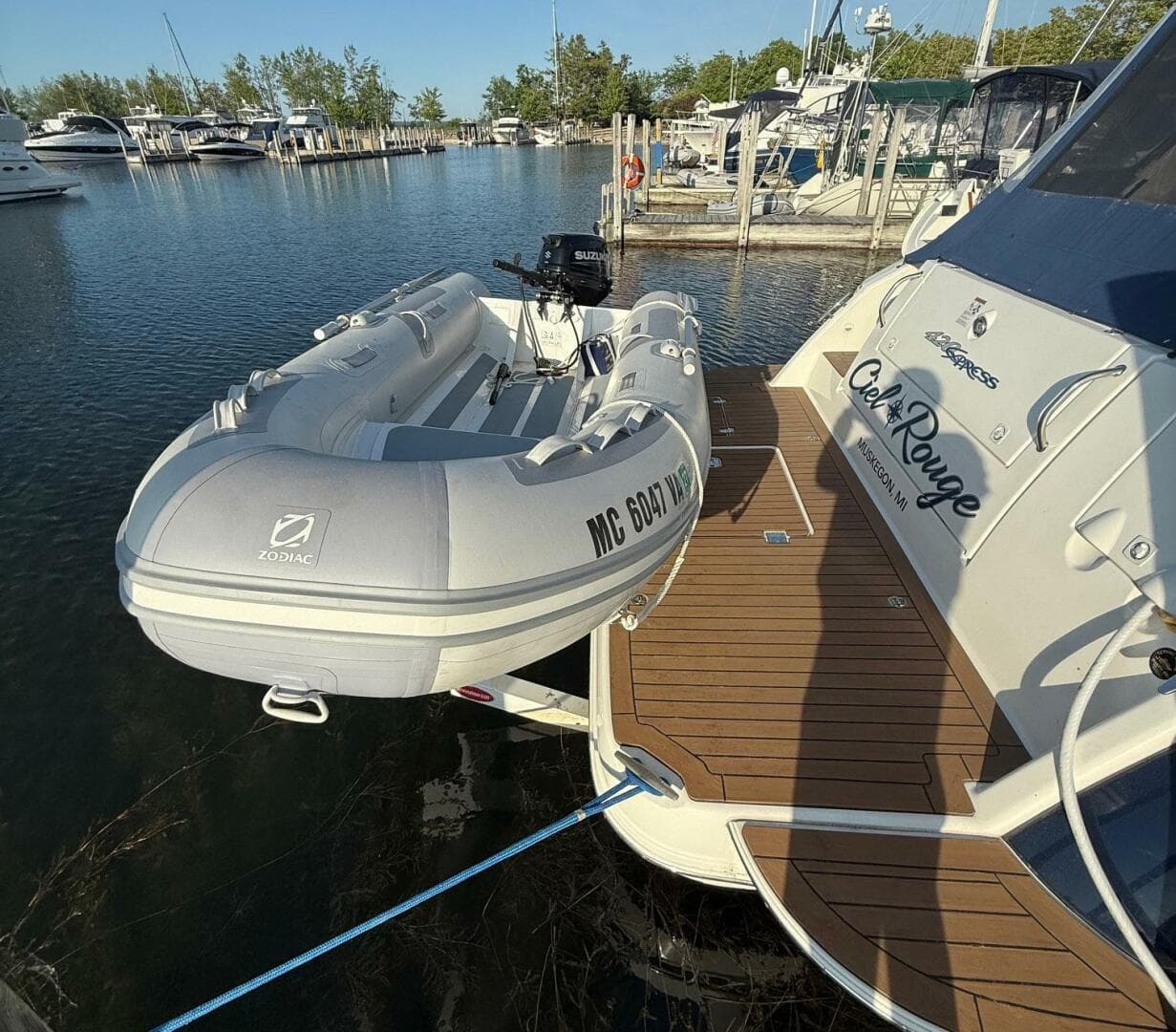 2006 Cruisers Yachts 420 Express