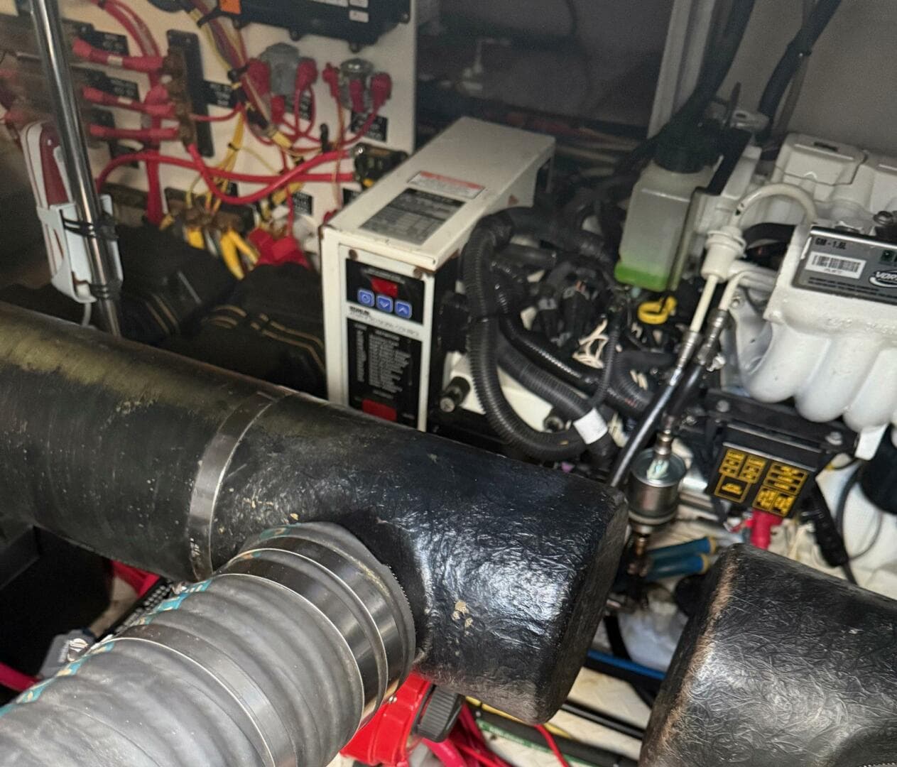 2006 Cruisers Yachts 420 Express