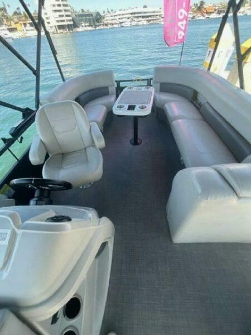 2024 Vision WX Tritoon