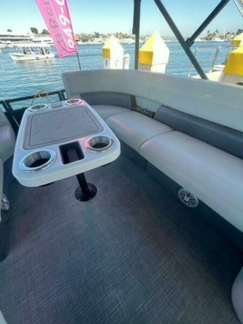 2024 Vision WX Tritoon