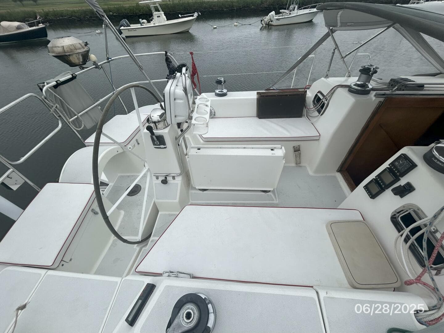 40' Freedom cockpit port